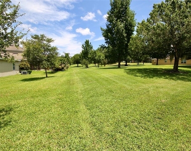 1073 Cavan Drive - Photo Thumbnail 35