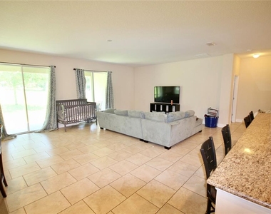 1073 Cavan Drive - Photo Thumbnail 6