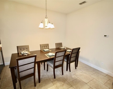 1073 Cavan Drive - Photo Thumbnail 9