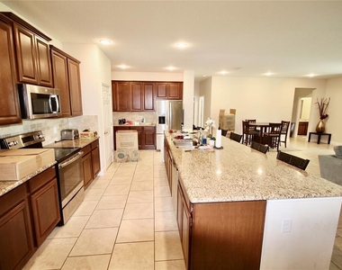 1073 Cavan Drive - Photo Thumbnail 7