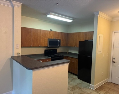 206 E South Street - Photo Thumbnail 1