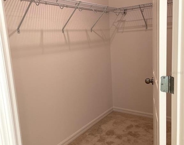 908 Anna Place - Photo Thumbnail 10