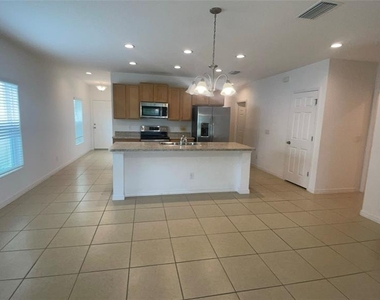 908 Anna Place - Photo Thumbnail 3