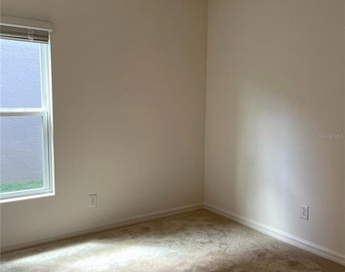908 Anna Place - Photo Thumbnail 7