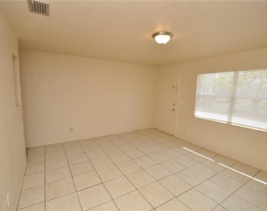 1743 Avenue C Ne - Photo Thumbnail 2