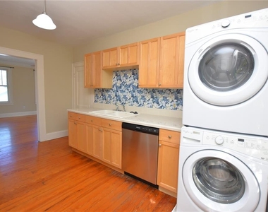 709 1/2 Park Hill Avenue - Photo Thumbnail 9