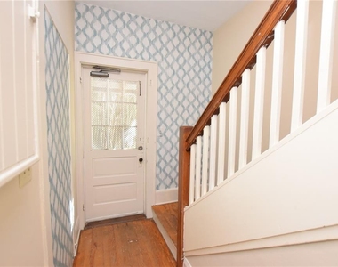 709 1/2 Park Hill Avenue - Photo Thumbnail 3