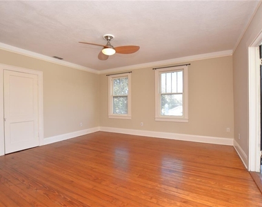 709 1/2 Park Hill Avenue - Photo Thumbnail 13