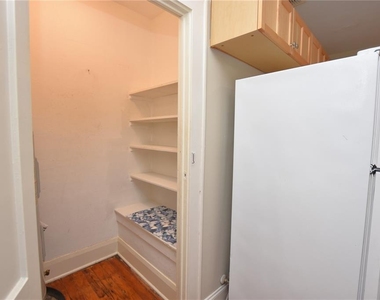 709 1/2 Park Hill Avenue - Photo Thumbnail 11