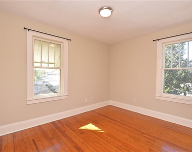 709 1/2 Park Hill Avenue - Photo Thumbnail 21