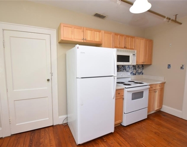 709 1/2 Park Hill Avenue - Photo Thumbnail 7