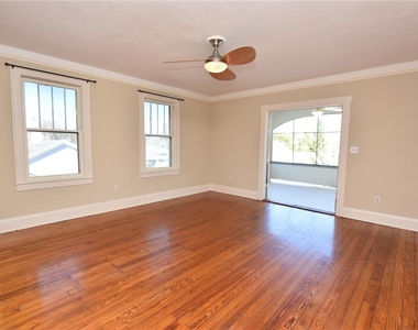 709 1/2 Park Hill Avenue - Photo Thumbnail 14