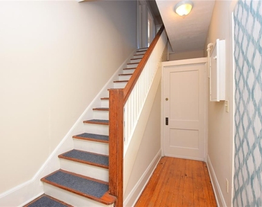 709 1/2 Park Hill Avenue - Photo Thumbnail 2