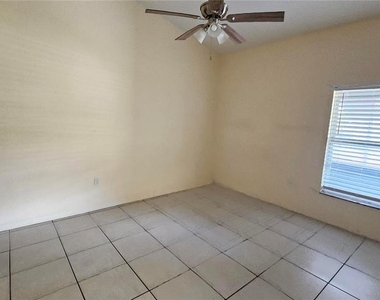 711 Lake Jessie Drive - Photo Thumbnail 6