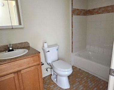711 Lake Jessie Drive - Photo Thumbnail 11