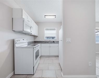 1118 Melody Lane - Photo Thumbnail 9