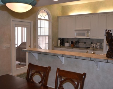 79 Nw 48th Boulevard - Photo Thumbnail 3