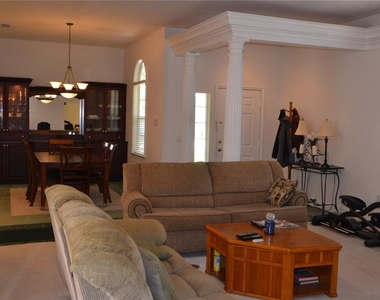79 Nw 48th Boulevard - Photo Thumbnail 7