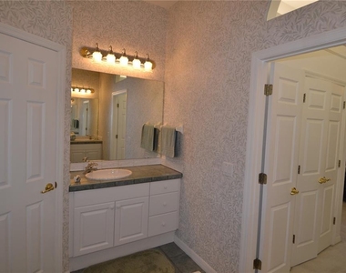 79 Nw 48th Boulevard - Photo Thumbnail 16
