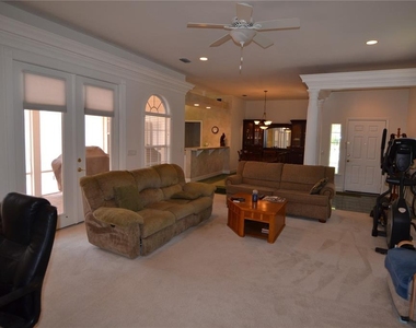 79 Nw 48th Boulevard - Photo Thumbnail 9