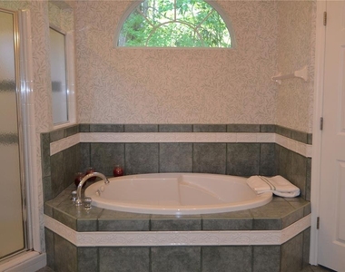 79 Nw 48th Boulevard - Photo Thumbnail 17
