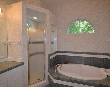 79 Nw 48th Boulevard - Photo Thumbnail 14