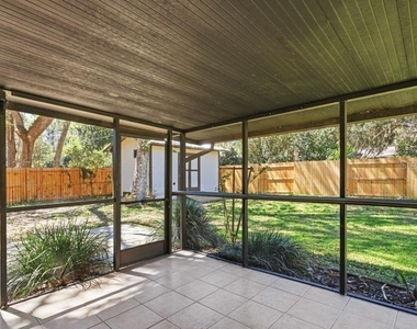 220 Se 71st Street - Photo Thumbnail 4