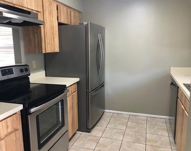 625 E 8th Avenue - Photo Thumbnail 3