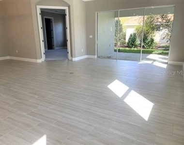 7 Oasis Circle - Photo Thumbnail 5