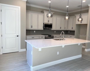 7 Oasis Circle - Photo Thumbnail 6