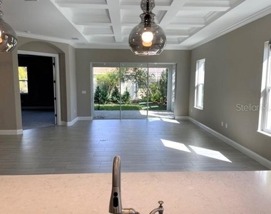 7 Oasis Circle - Photo Thumbnail 4
