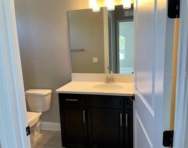 7 Oasis Circle - Photo Thumbnail 14