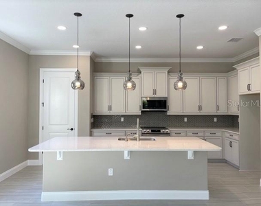 7 Oasis Circle - Photo Thumbnail 2