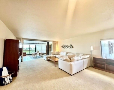 3220 Southshore Drive - Photo Thumbnail 10