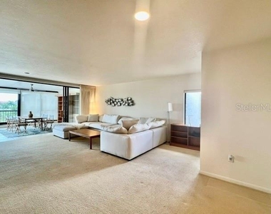3220 Southshore Drive - Photo Thumbnail 14