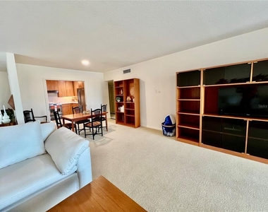 3220 Southshore Drive - Photo Thumbnail 15