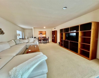 3220 Southshore Drive - Photo Thumbnail 14