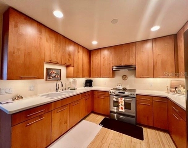 3220 Southshore Drive - Photo Thumbnail 6