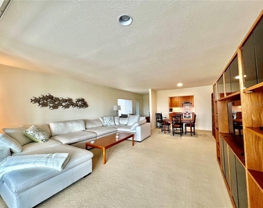 3220 Southshore Drive - Photo Thumbnail 13