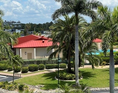 3220 Southshore Drive - Photo Thumbnail 3