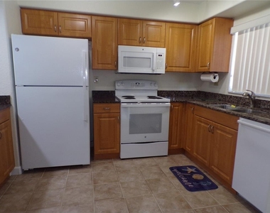 1356 Rio De Janeiro Avenue - Photo Thumbnail 4