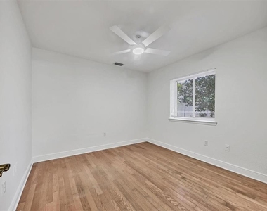 1792 Floyd Street - Photo Thumbnail 23
