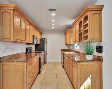 1792 Floyd Street - Photo Thumbnail 11