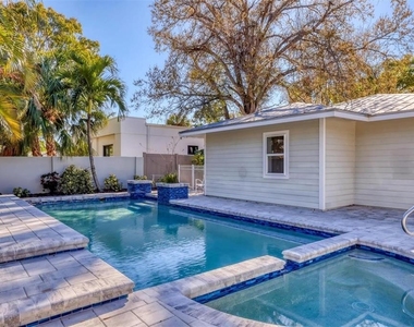 1792 Floyd Street - Photo Thumbnail 27