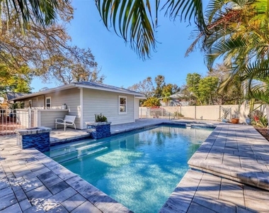 1792 Floyd Street - Photo Thumbnail 28