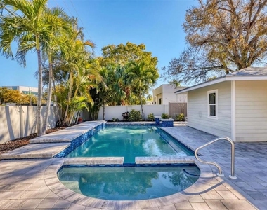 1792 Floyd Street - Photo Thumbnail 26