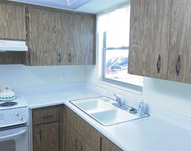 6110 Coral Way - Photo Thumbnail 7