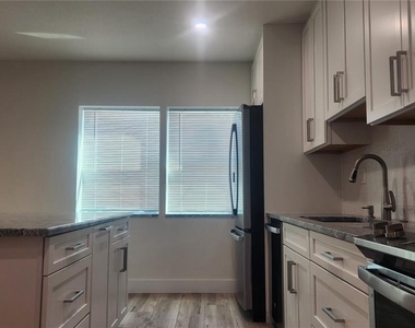 2117 5th Street - Photo Thumbnail 11