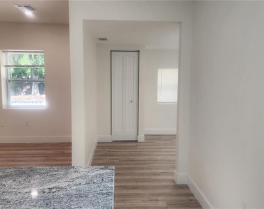 2117 5th Street - Photo Thumbnail 5