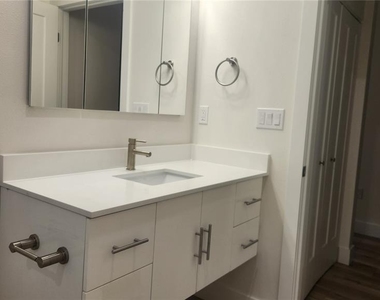 2117 5th Street - Photo Thumbnail 21